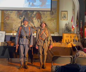 Odtworzyli losy polskich bohaterów i zachwycili polonijnych uczniów. Niezwykła lekcja