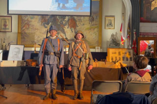 Odtworzyli losy polskich bohaterów i zachwycili polonijnych uczniów. Niezwykła lekcja