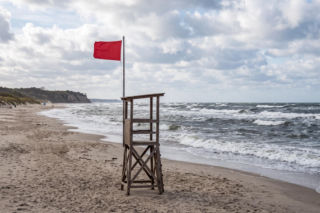 Sinice Trzęsacz. Czy w Trzęsaczu można się kąpać 28.07? Flaga, warunki pogodowe