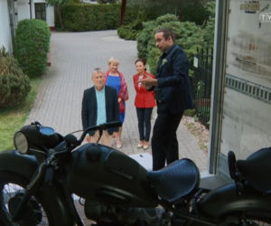 Barwy szczęścia odcinek 2518. Stefan (Krzysztof Kiersznowski), Arleta (Grażyna Brodzińska), Basia (Sławomira Łozińska), Vincenzo (Alessandro Curti)