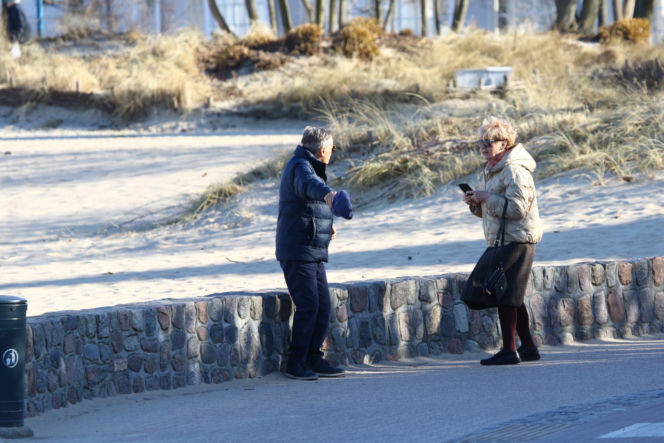 Stefan Friedmann z żoną na spacerze