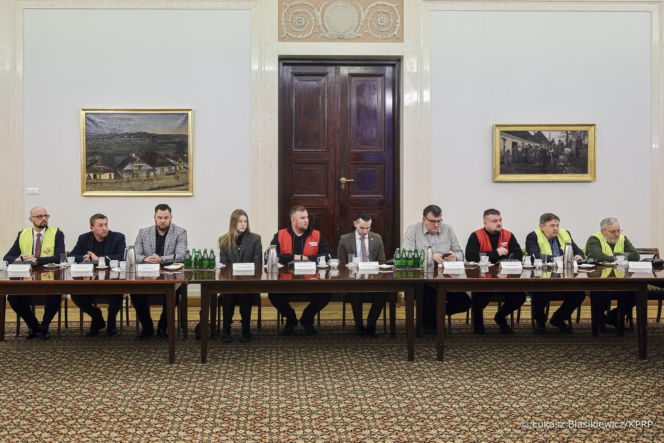 Prezydent Nawrocki rozmawia z rolnikami w Warszawie