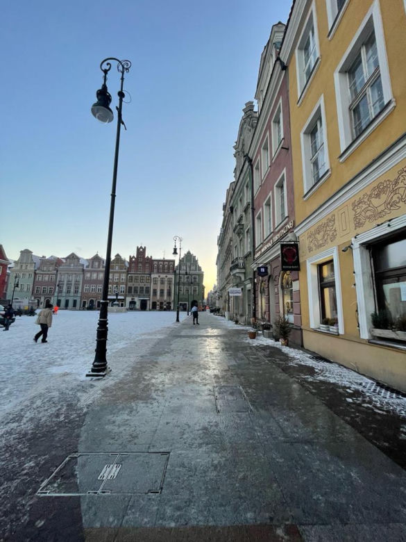 Centrum Poznania w śniegu