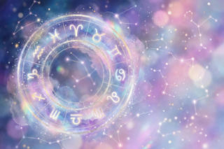 Horoskop na dziś, 22 lutego - Gwiazdy zapraszają Cię do ugruntowania i docenienia wewnętrznej siły