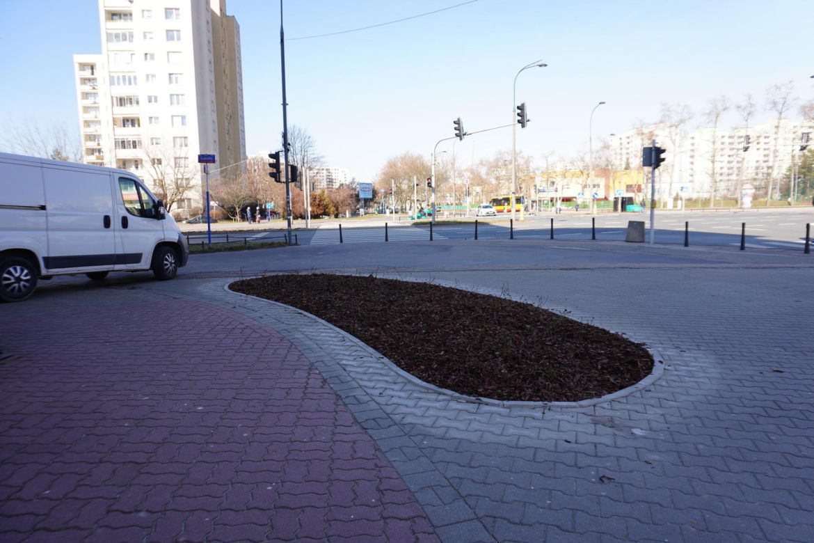 Potworki ursynowskie robią furorę w sieci. Mieszkańcy dzielnicy podzieleni. „Kto na to pozwalał”