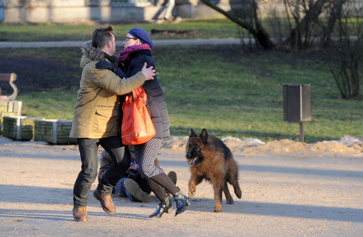 Komisarz Alex 5 sezon odcinek 58 (odc. 6). Wanda Gandecka (Maja Hirsch), Ryszard Puchała (Ireneusz Czop)