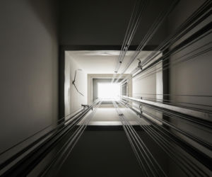 Winda runęła w krakowskim apartamentowcu. Czy stolica Małopolski ma problem z bezpieczeństwem?