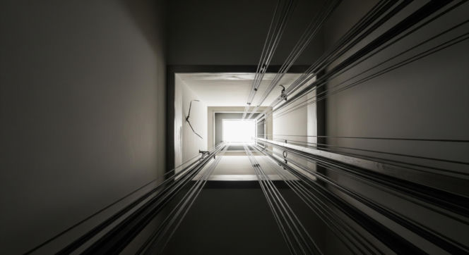 Winda runęła w krakowskim apartamentowcu. Czy stolica Małopolski ma problem z bezpieczeństwem?