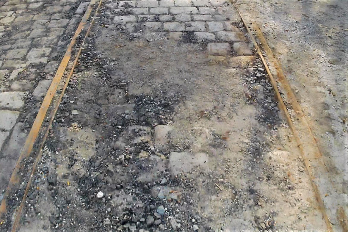 Pozostałości po trasie tramwajowej w "dolinie śmierci"
