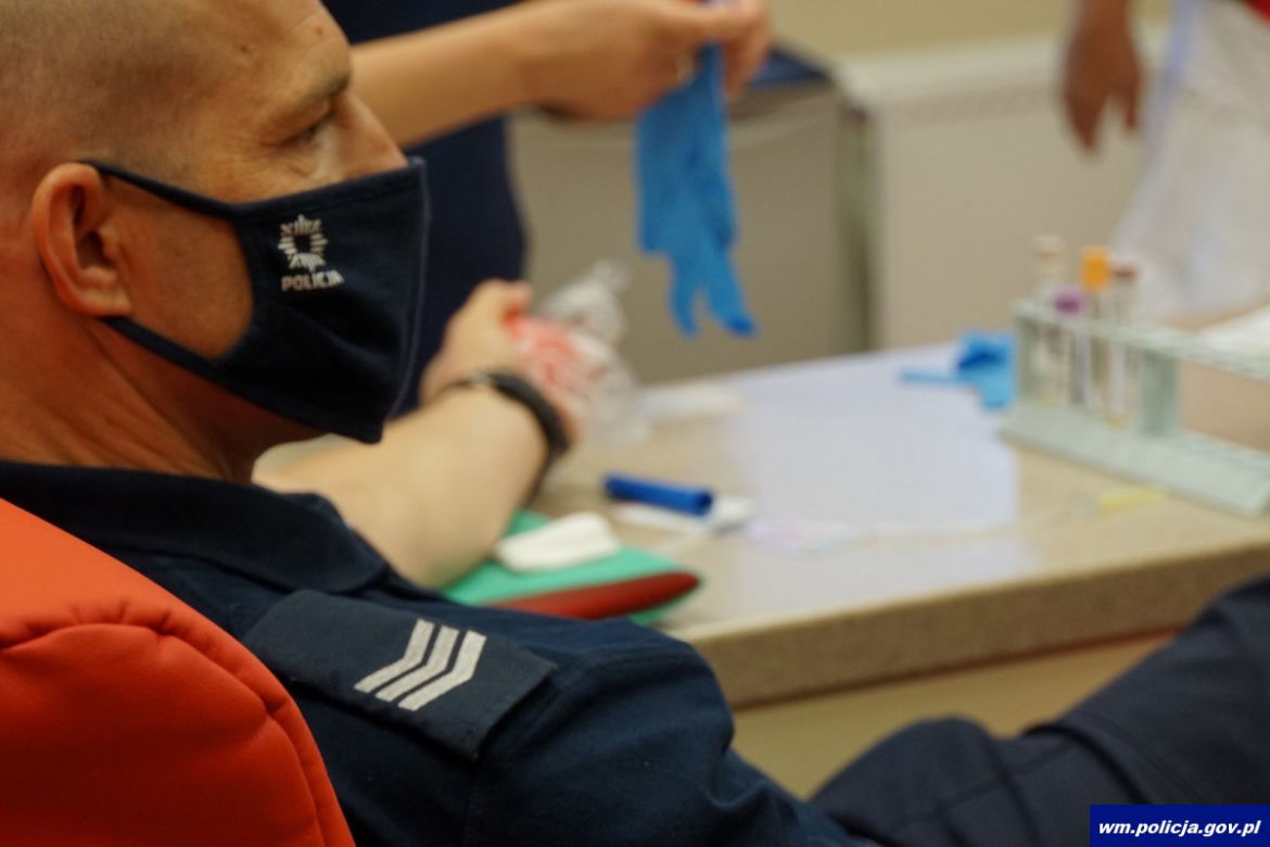 Policjanci z Warmii i Mazur oddają krew