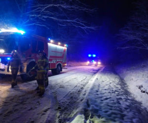  Na drogach powiatu braniewskiego znowu ślisko. Nawet ciężarówki nie dają rady