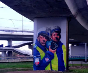 Mural z policjantami na filarze Trasy Zamkowej