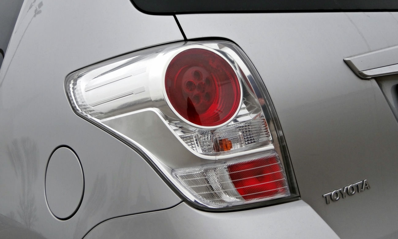 Toyota Verso 2014 vs Toyota Verso 2011