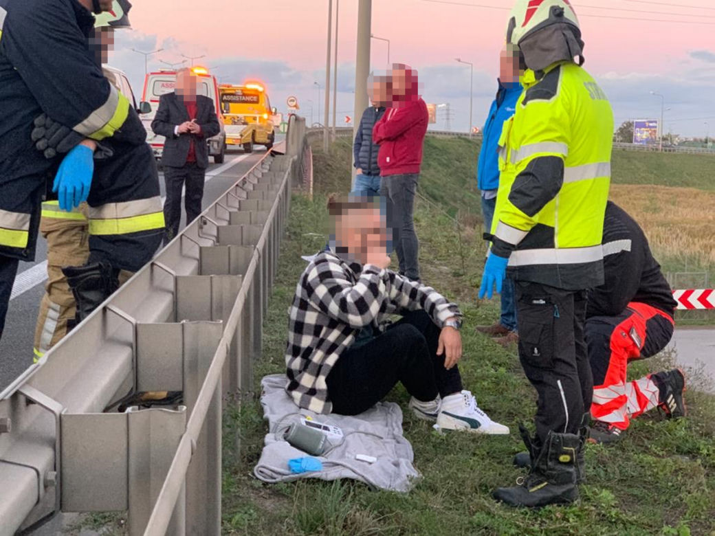 Wielki karambol na S8 pod Warszawą. Ciężarówka wjechała w samochody, są ranni