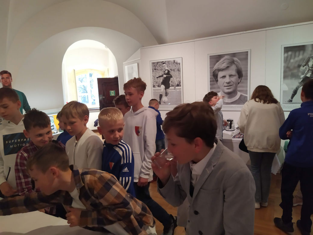 Zdjęcia z otwarcia wystawy o historii piłki nożnej w siedleckim Muzeum Regionalnym