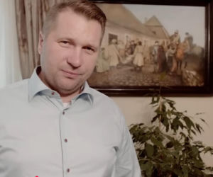 Nietypowe rzeczy w domu Czarnek. Zajrzeliśmy do środka, a tam...! Stylowe pamiątki po biskupie