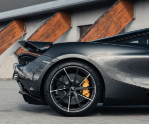 Hubert Hurkacz w McLarenie 720S Coupe