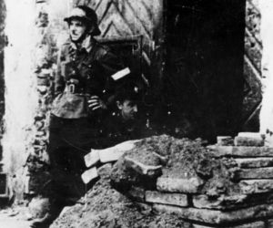 Unikatowe zdjęcia z Powstania Warszawskiego. To już 73. rocznica [GALERIA]