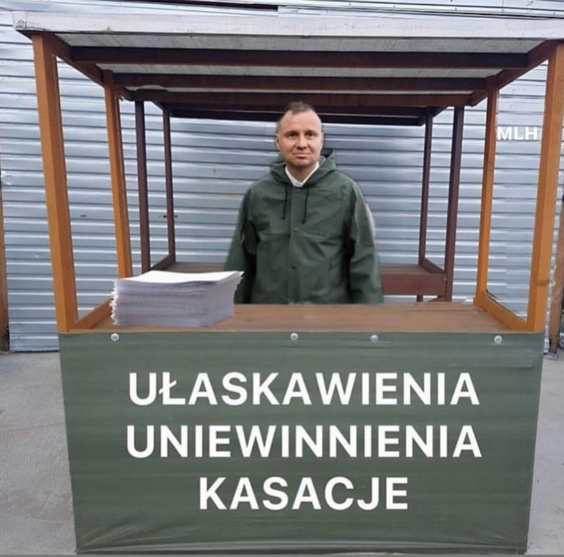Andrzej Duda stosuje akt łaski na swój sposób