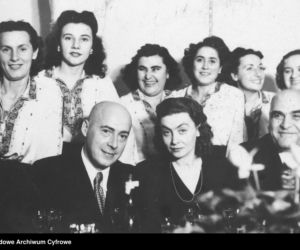 Niewiarygodne sceny! Aktor kazał przykucnąć premierowi, bo chciał go przeskoczyć! Interwencja w ostatniej chwili