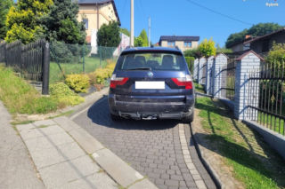 Pijany kierowca zaproponował policjantom łapówkę. Oprócz pieniędzy zaoferował nietypową usługę