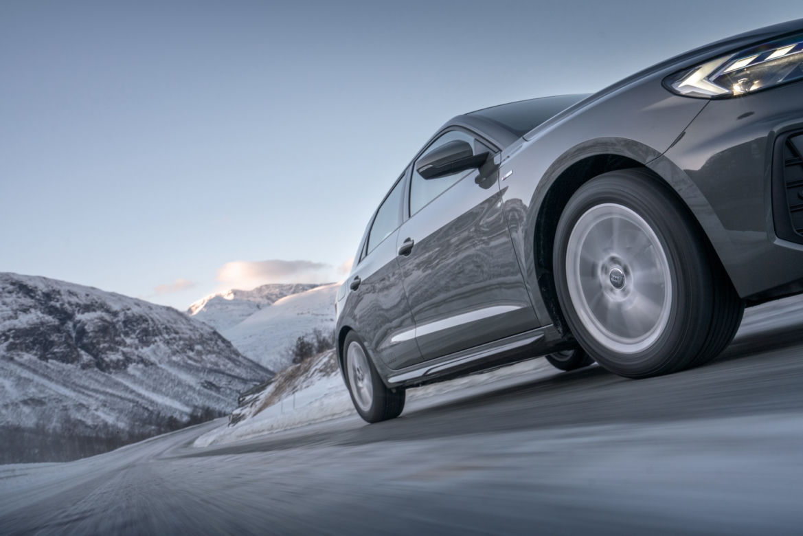 Nokian WR Snowproof 