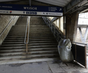 Kuriozum na Ochocie. Niepełnosprawni wykluczeni, PKP rozkłada ręce