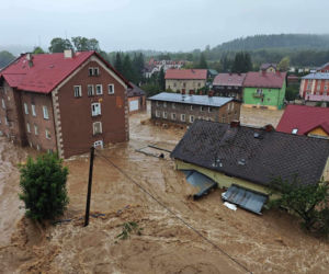 Pękła tama, fala zalała miasto. Dwa lata od koszmaru na Dolnym Śląsku. Dzieci płakały