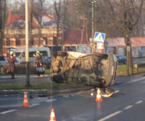 Groźna kolizja na rondzie Matecznego [ZDJĘCIA]