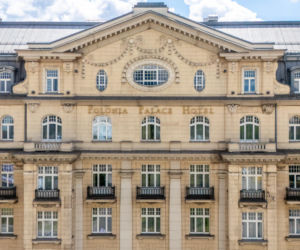 Południowa pierzeja Alej Jerozolimskich w centrum Warszawy