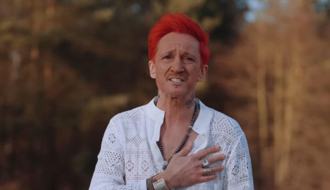 Michał Wiśniewski w teledysku do nowej piosenki