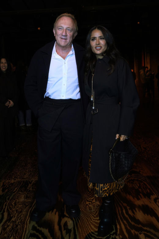Salma Hayek pokazała niepublikowane zdjęcia ze ślubu. Tak wyglądała 15 lat temu. Wow!