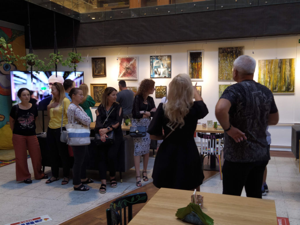 Fotorelacja z wernisażu wystawy prac malarskich Tomasza Stańczuka w Cafe Fryderyk Siedlce