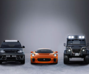 Land Rover Defender, Range Rover Sport SVR, Jaguar C-X75 - auta z filmu Spectre