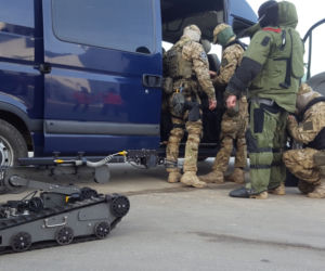 Bomba na pokładzie helikoptera. Nietypowa akcja służb