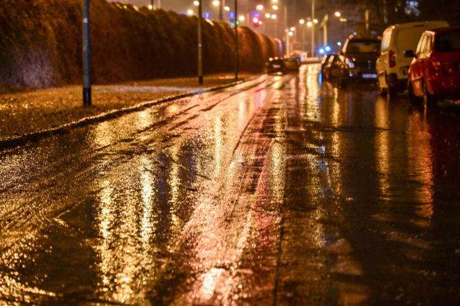 Gołoledź paraliżuje Polskę