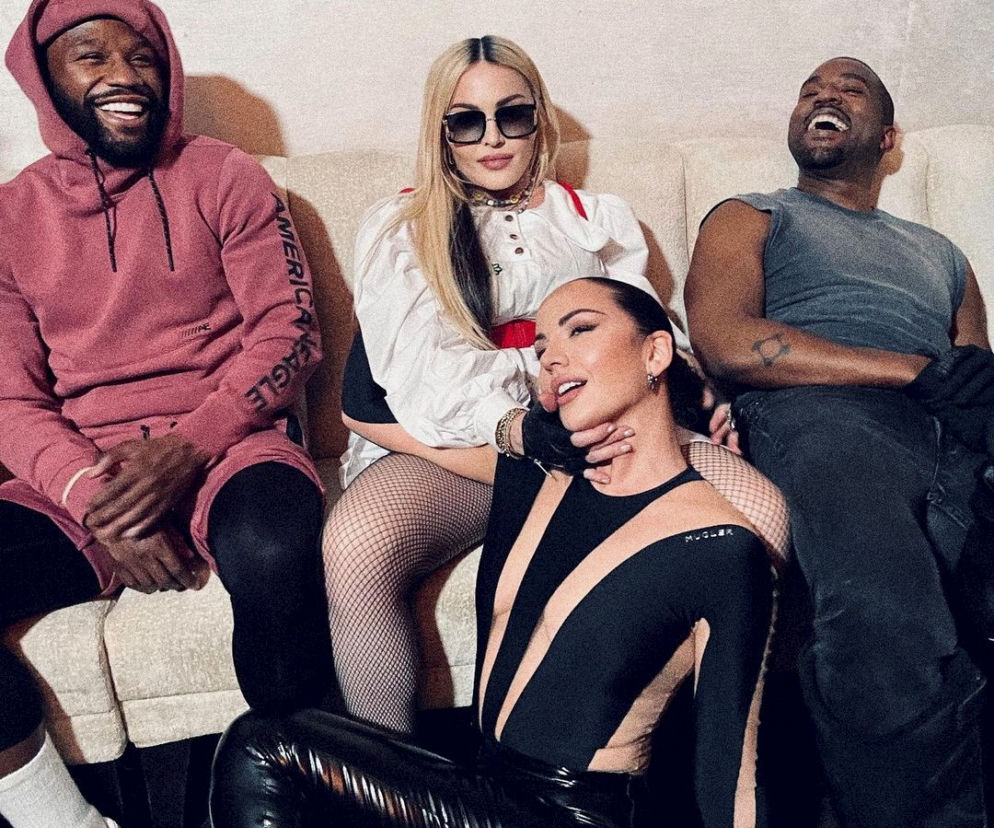 Madonna obściskuje się z seksowną aktorką! Julia Fox zagra krolową popu?