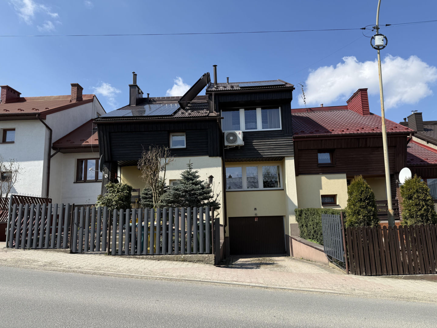 "Działy". Domy z lat 80. Limanowa