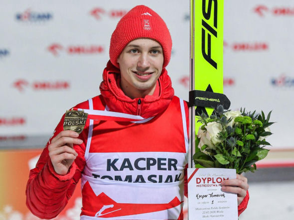 Mamy połowę lipca, a Kacper Tomasiak już wygrywa! Piorunujące skoki bohatera igrzysk