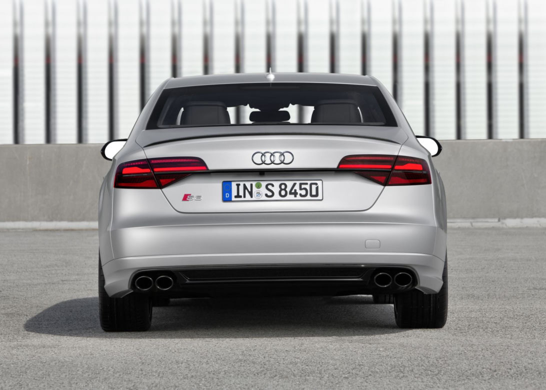 Audi S8 plus
