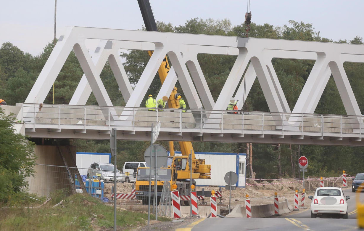 Przebudowa DK61. W związku z budową wiaduktu kolejowego drogowcy wprowadzą ruch wahadłowy na dwa tygodnie