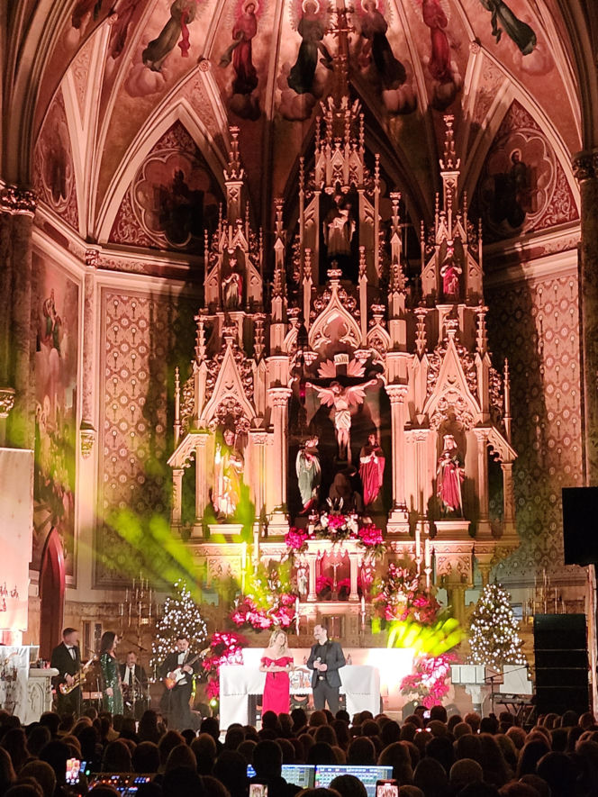 Wielkie Kolędowanie z gwiazdami na Greenpoincie