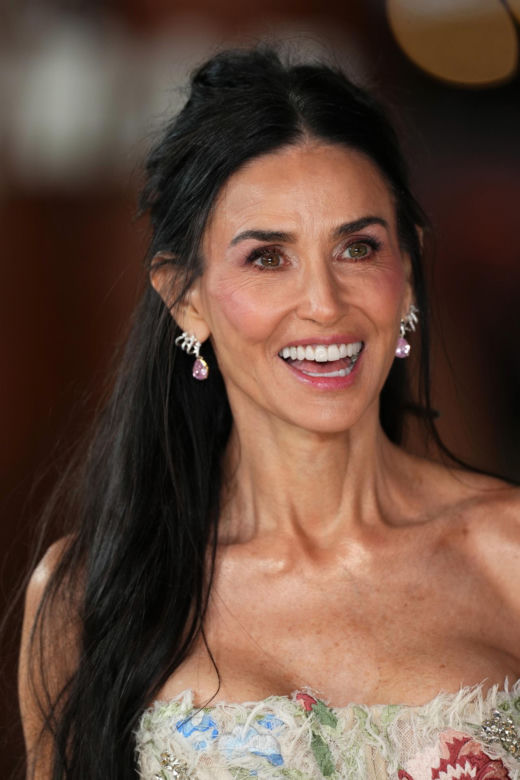 Demi Moore zachwyca na czerwonym dywanie. 63-latka w świetnej formie