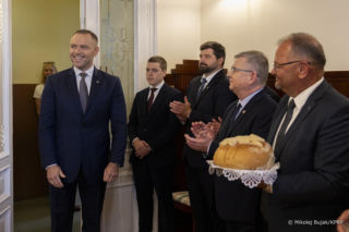 Nawrocki wypalił o żyrandolach. Tak zaczyna drugi rok prezydentury