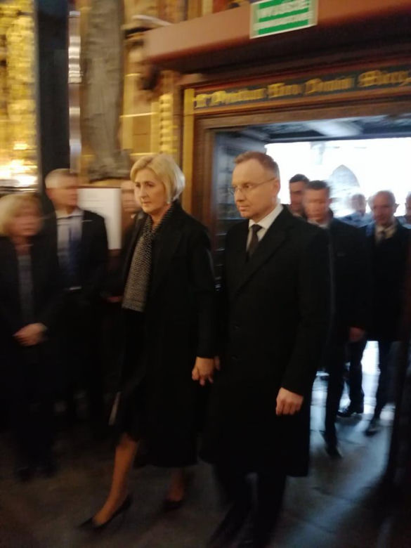 Ostatnie pożegnanie Wandy Półtawskiej. Kard. Dziwisz: "Księga jej życia została zamknięta"