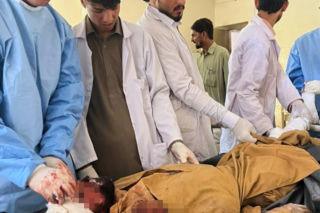 Pakistan/ Autokar spadł do skalistego wąwozu; co najmniej 40 zabitych