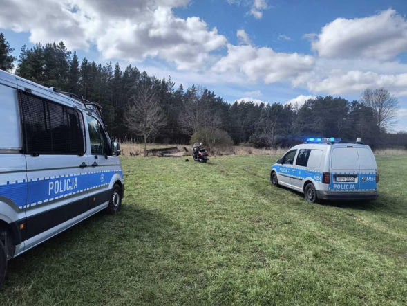 16-latek na motorowerze uciekał przed policją. Desperacki skok do rzeki nie pomógł