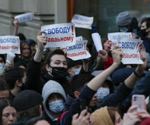 Rosjanie protestują przeciwko Putinowi! Tysiące na ulicach, aresztowania