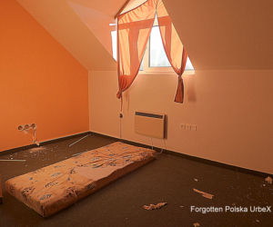 Opuszczony hotel w czeskich górach. Ludzie z Katowic jeździli tu na wczasy. Teraz to ruina