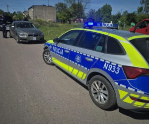 Policjanci błyskawicznie wpadli na jego trop, odzyskali skradzione pieniądze i doprowadzili do aresztowania podejrzanego